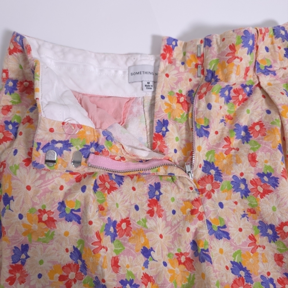 Somethimg Navy Linen Blend Floral Lightweight Shorts Size Medium - Picture 3 of 10